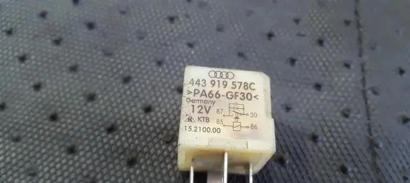 Volkswagen PASSAT B5.5 Other relay 443919578C 15.2100.00