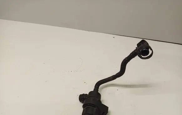 BMW 5 F10 F11 Turbo solenoid valve 7572237