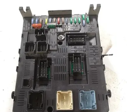 Citroen C4 I Picasso Fuse module 281197595 281164872