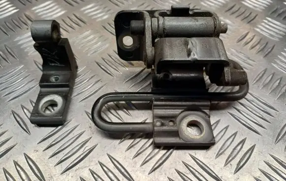 Audi A6 S6 C6 4F Front door hinges set 8E0831411B