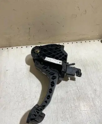 Clutch pedal