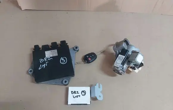 Toyota Avensis T270 Other control units/modules 22635JB000