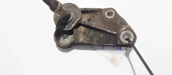 Engine mounting bracket