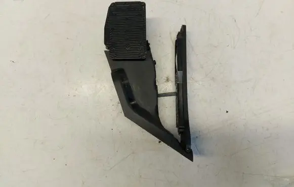 Mercedes-Benz C W205 Accelerator throttle pedal A2223002300