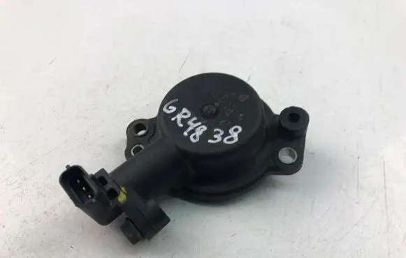 Volvo V70 Camshaft vanos timing valve 30713370