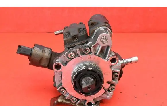 Ford Focus C-MAX Fuel injection high pressure pump 9658193980