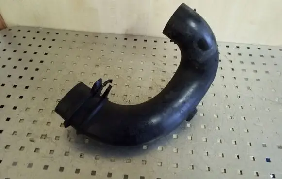 Peugeot 5008 Turbo air intake inlet pipe/hose