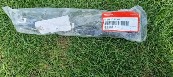 Honda HR-V Rear bumper mounting bracket 71598-T7A-J00