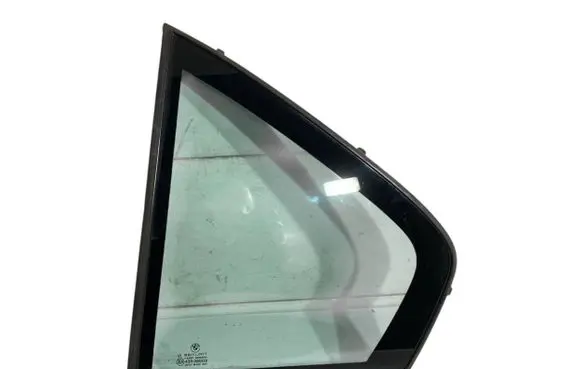 BMW 7 E38 Rear vent window glass 43R008329