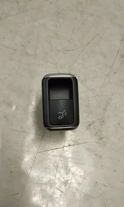 Mercedes-Benz ML W166 Tailgate opening switch A1668707610