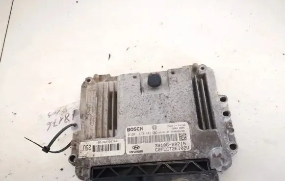 Hyundai i30 Engine control unit/module 39106a2715 39106-a2715