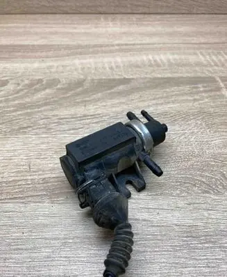 Volkswagen PASSAT B5 Turbo solenoid valve 1H0906627