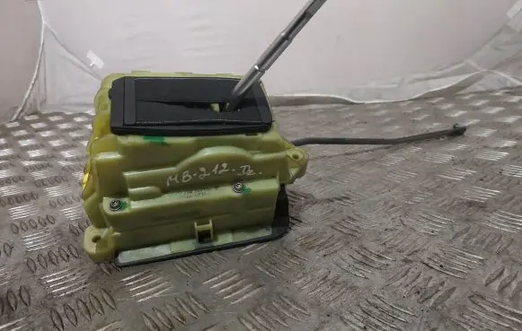 Mercedes-Benz E W212 Gear shifter/selector A2042678124