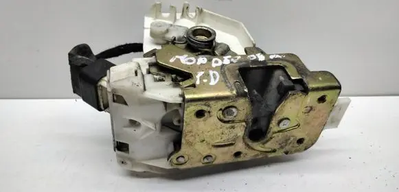 Ford Mondeo Mk III Front door lock 1S7AF21812KA