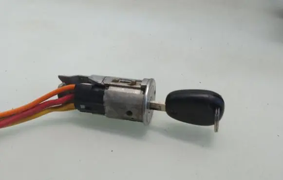 Renault Scenic I Ignition lock 297401