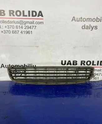 Opel Zafira B Front bumper lower grill 13124978