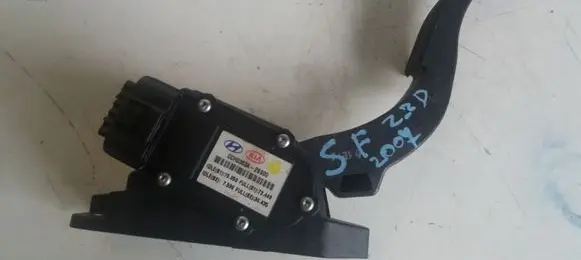 Hyundai Santa Fe Accelerator throttle pedal