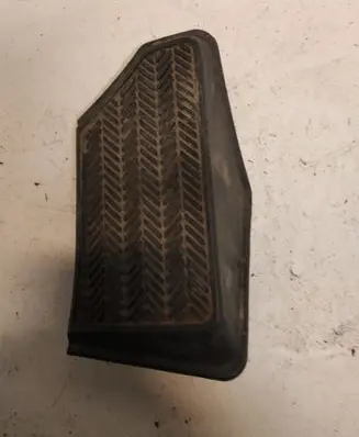 Toyota RAV 4 (XA20) Foot rest pad/dead pedal 5819242030