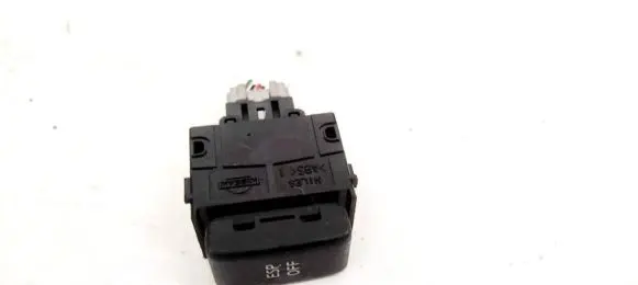 Nissan Qashqai ESP (stability program) switch 