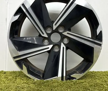 Mitsubishi ASX R18 alloy rim 