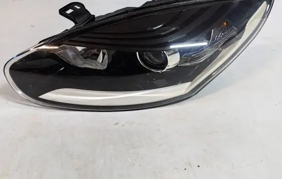 Renault Megane III Headlight/headlamp 260601781R