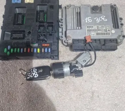 Peugeot 308 Engine ECU kit and lock set 0281013872 9653958980 9664843780
