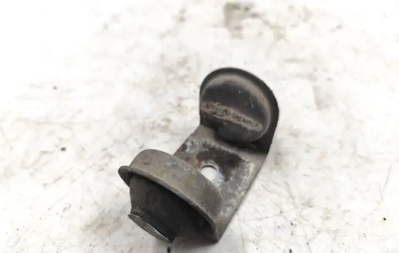 Engine mount bracket