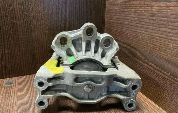 Ford Transit Engine mounting bracket 3C116F012AE 6C116F012AB