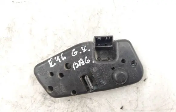 BMW 3 E46 Tail light bulb cover holder 8374807