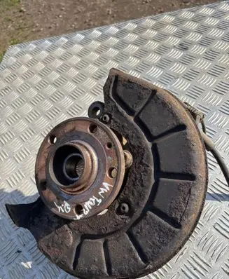 Volkswagen Touran I Front wheel hub spindle knuckle 