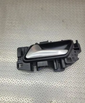 Peugeot 308 Front door interior handle 98201553