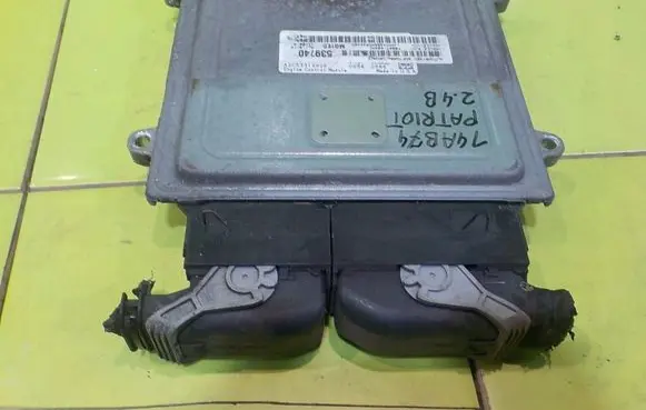 Jeep Patriot Engine control unit/module P68071022AC