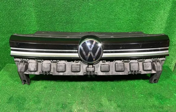 Volkswagen Caddy Front grill 2K7807231E