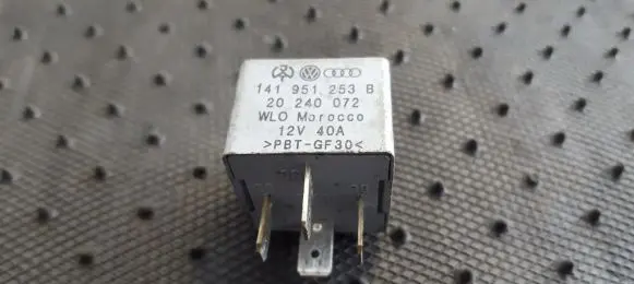 Volkswagen PASSAT B6 Other relay 141951253B 20240072