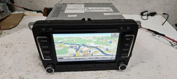 Volkswagen Tiguan Radio/CD/DVD/GPS head unit 1T0035680R RNS510 A2C91596900
