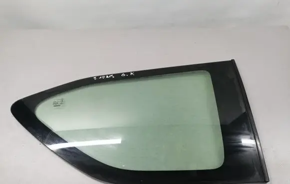 Toyota Yaris Rear side window