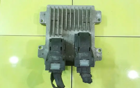 Opel Zafira C Engine control unit/module 12659379 18AB11