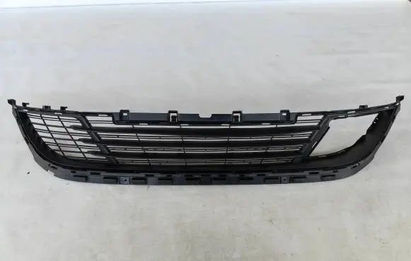 Peugeot 308 Front bumper lower grill AA36136869