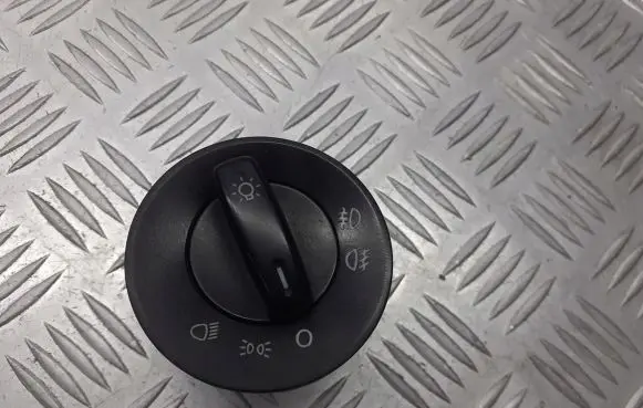 Skoda Octavia Mk2 (1Z) Light switch