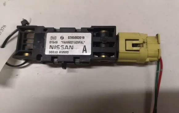 Nissan Primera Airbag deployment crash/impact sensor 0285003019 01549 98830AV600