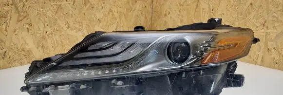 Toyota Camry VIII XV70 Headlight/headlamp 3724187