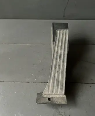 Accelerator throttle pedal