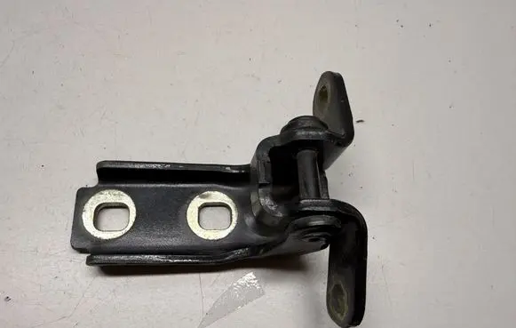 Chevrolet Camaro Front door upper hinge A046057