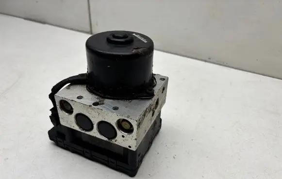 Volkswagen Golf IV ABS Pump 1J0907379P 1J0614117D