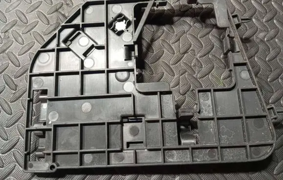 Other engine bay part