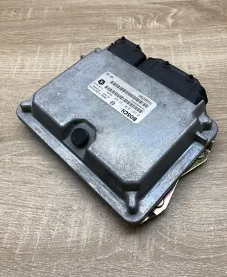 Chrysler Voyager Engine control unit/module ECU P04686870AA 0281010139
