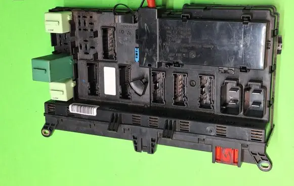 BMW X5 E53 Fuse module 6907395
