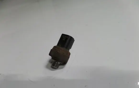 BMW 3 E90 E91 Air conditioning (A/C) pressure sensor 9181464