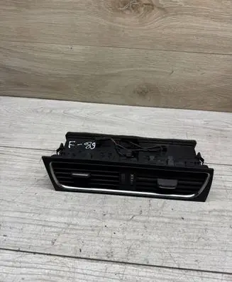 Audi A4 S4 B7 8E 8H Dash center air vent grill 8T1820951C