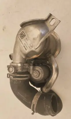 Volkswagen Golf VII EGR valve cooler 04L131512D